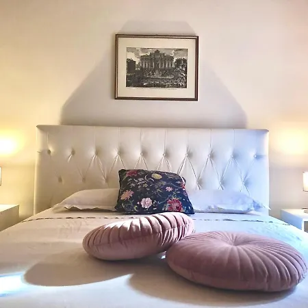 Luce Al Pantheon Apartment